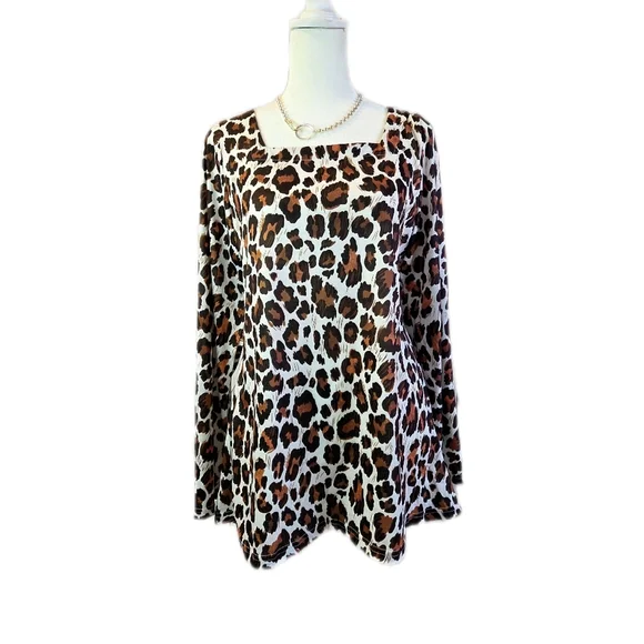 NWT Leopard Print Women's Top - Picture 7 of 7